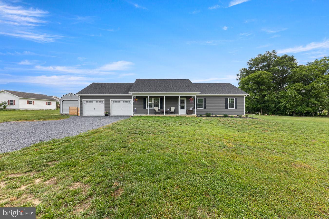 WINDSOR FARMS - Residential
