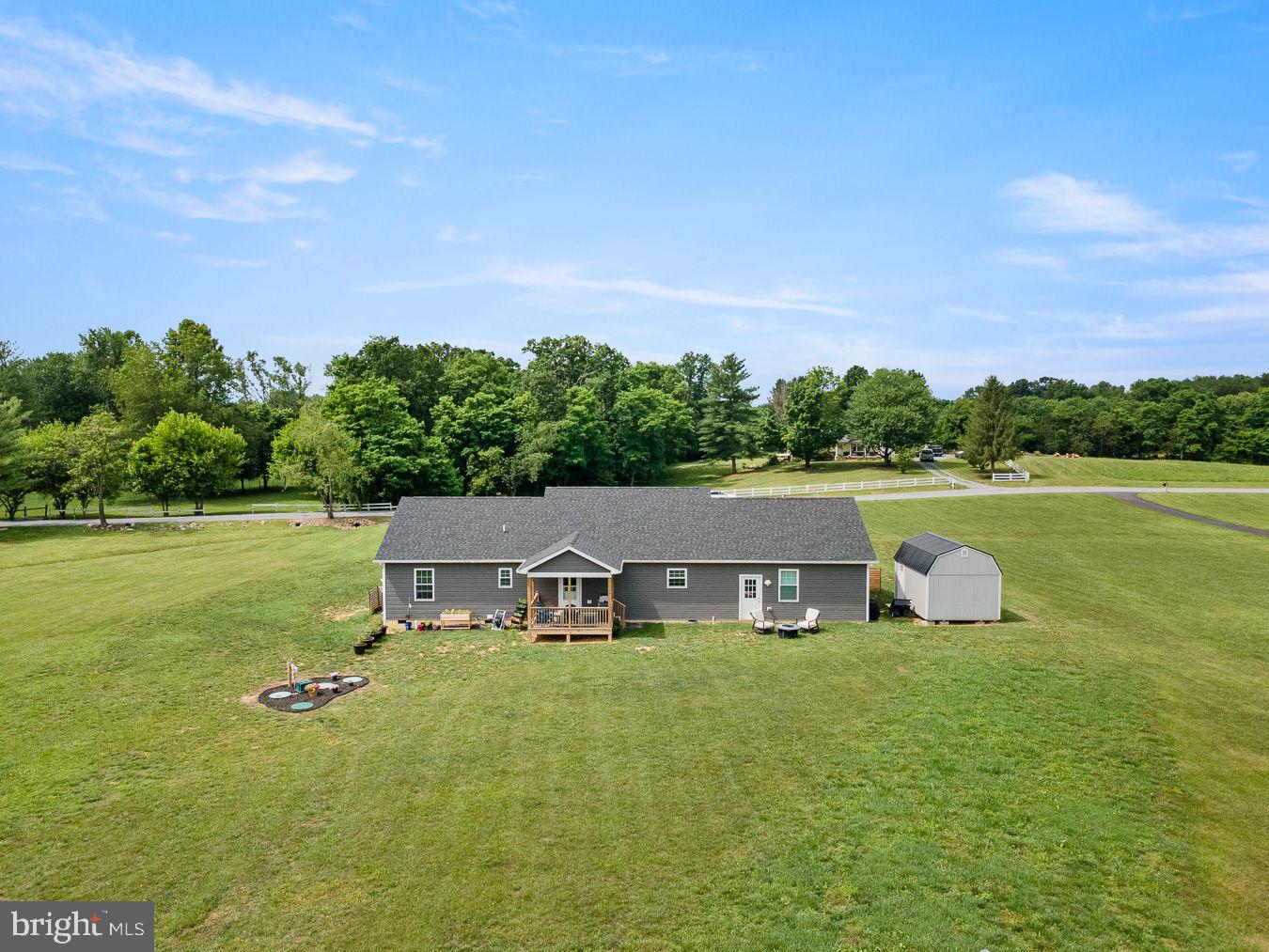 WINDSOR FARMS - Residential