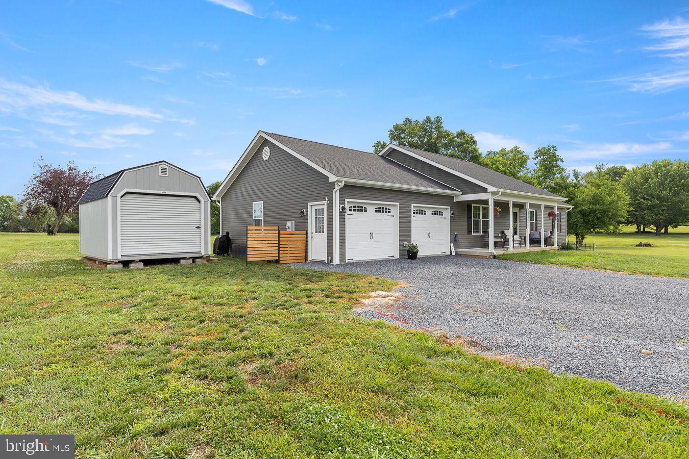 WINDSOR FARMS - Residential