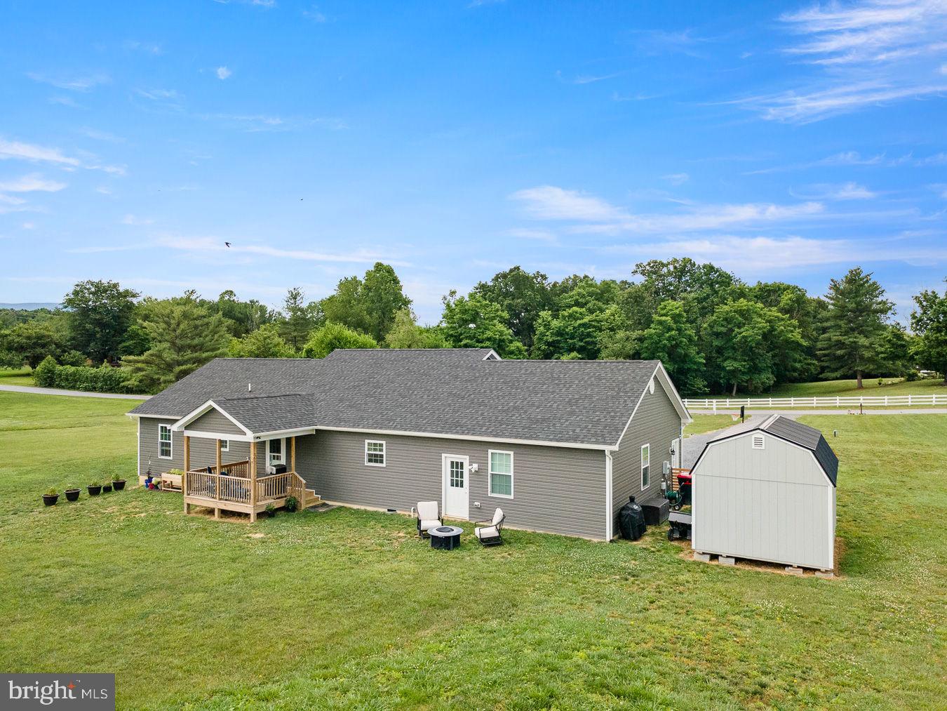 WINDSOR FARMS - Residential