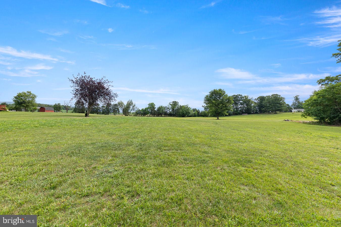 WINDSOR FARMS - Residential