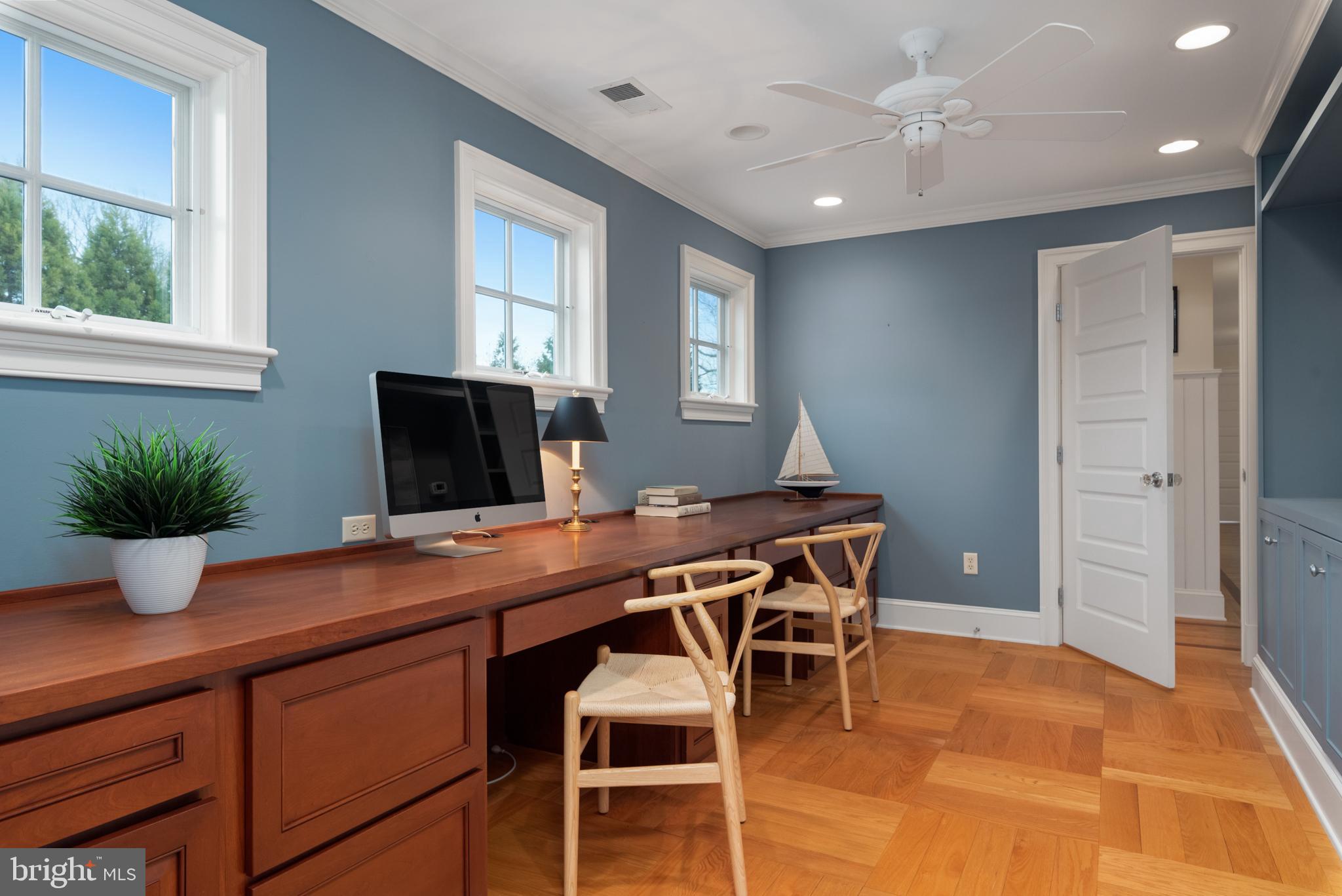 PENDENNIS MOUNT - Residential