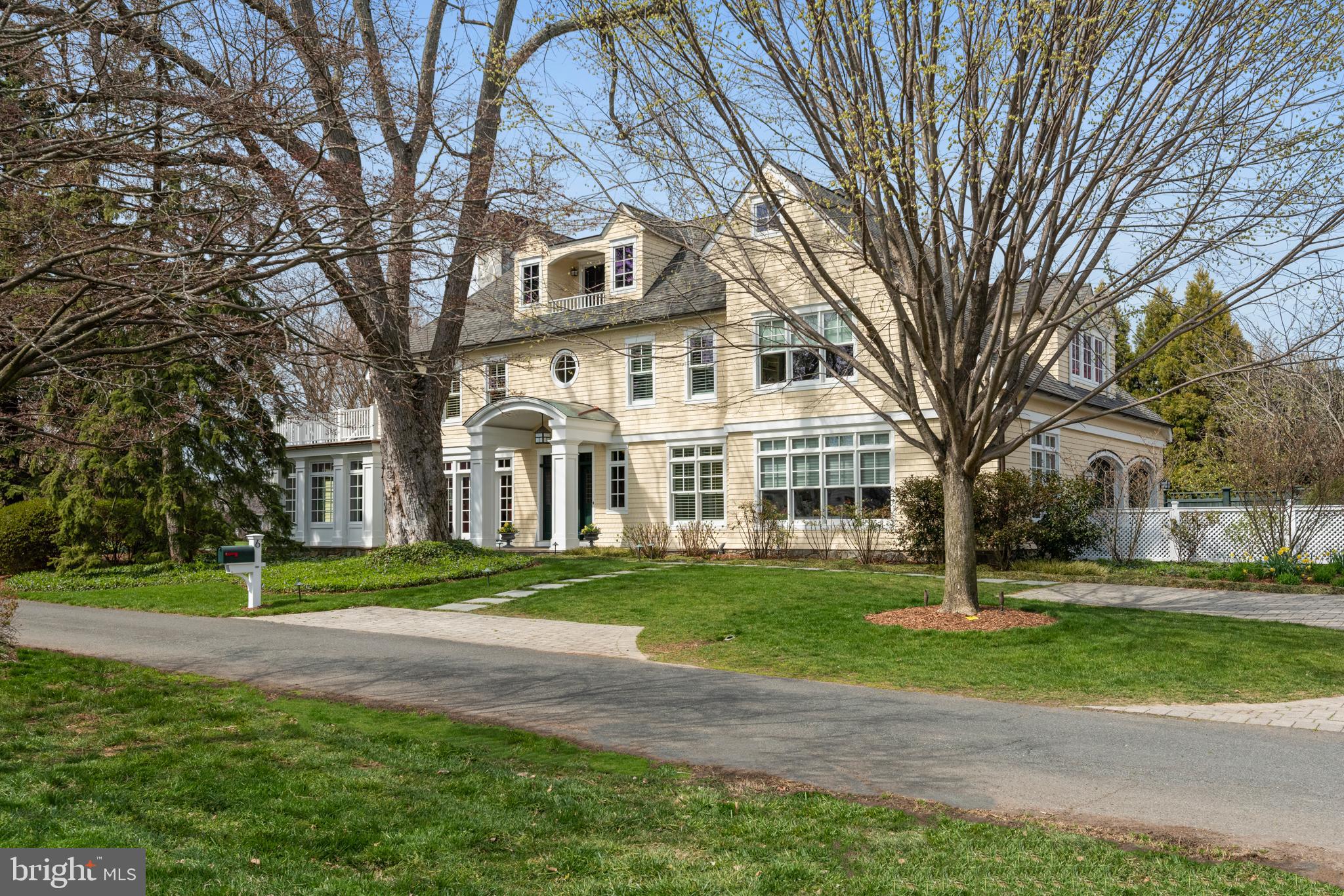 PENDENNIS MOUNT - Residential