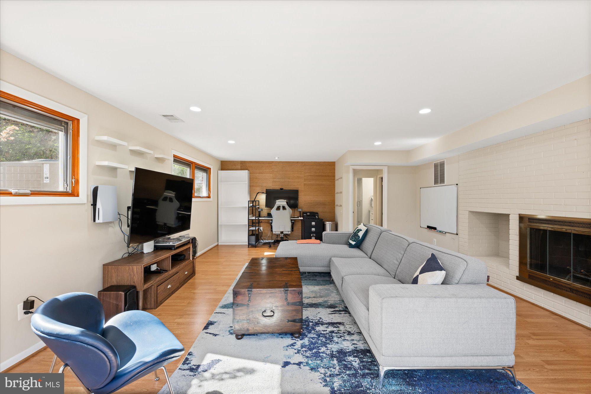 BRADLEY PARK - Residential