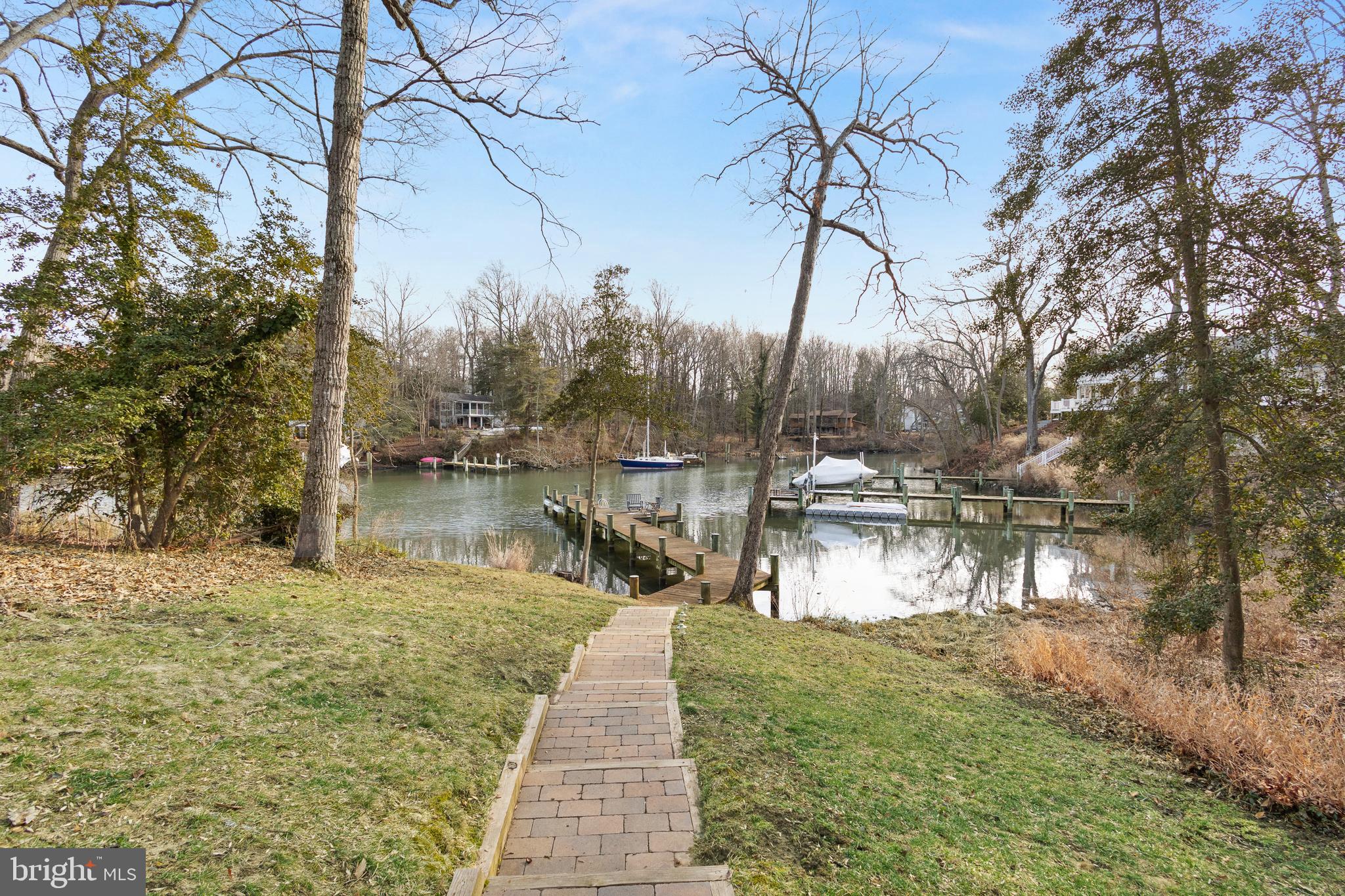ANNAPOLIS ROADS - Residential
