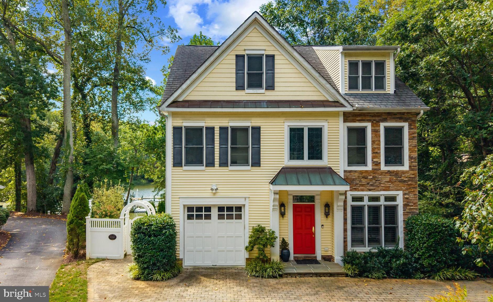 ANNAPOLIS ROADS - Residential
