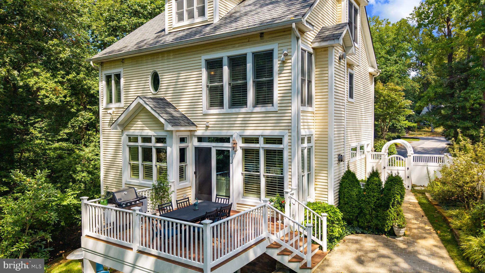 ANNAPOLIS ROADS - Residential