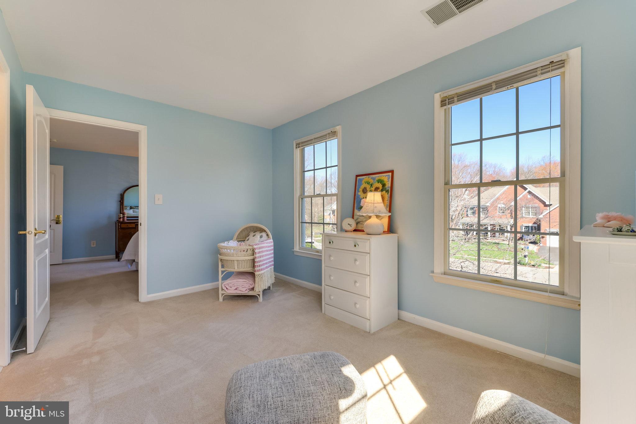 OAKTON RIDGE - Residential