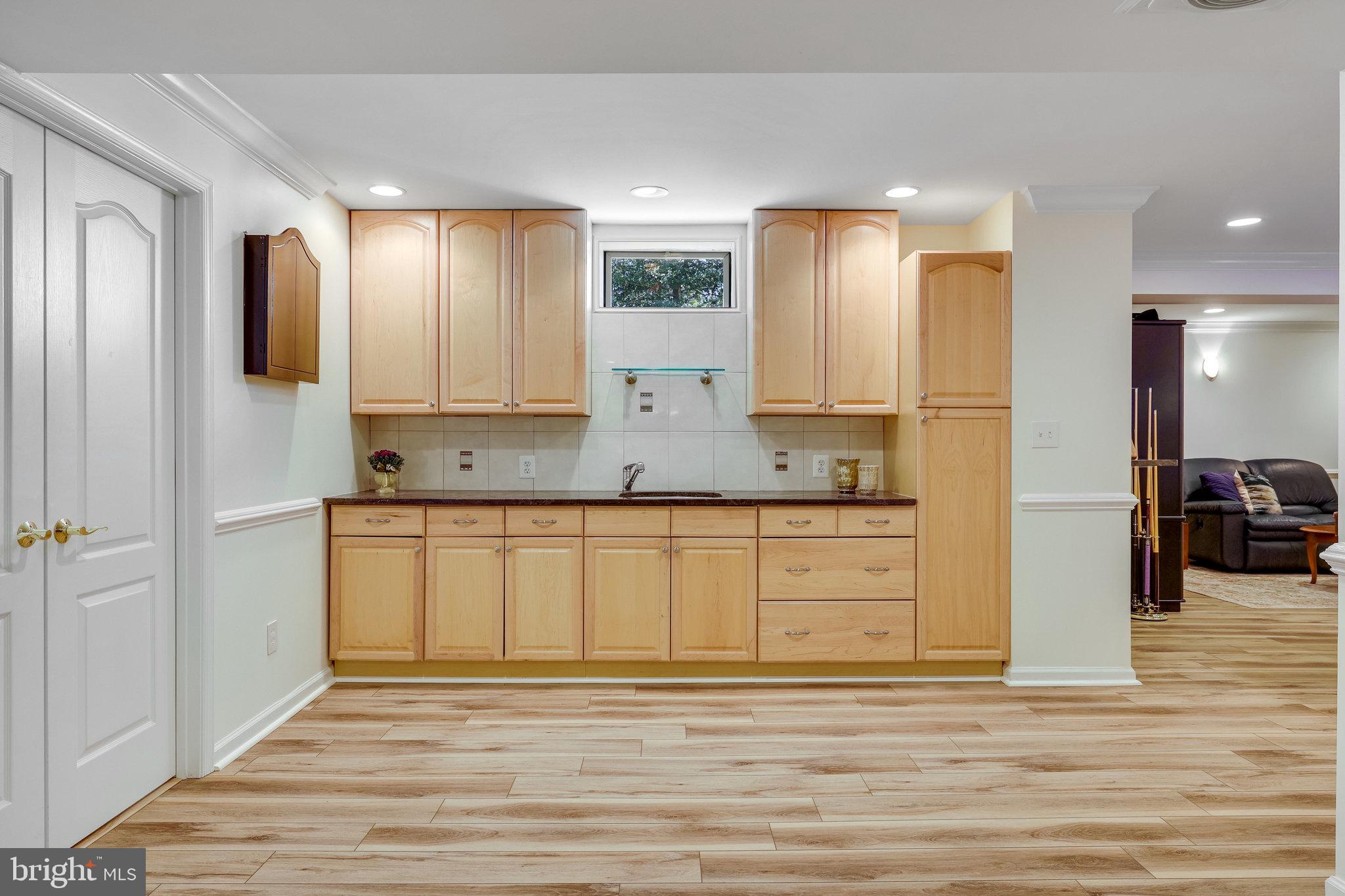 OAKTON RIDGE - Residential