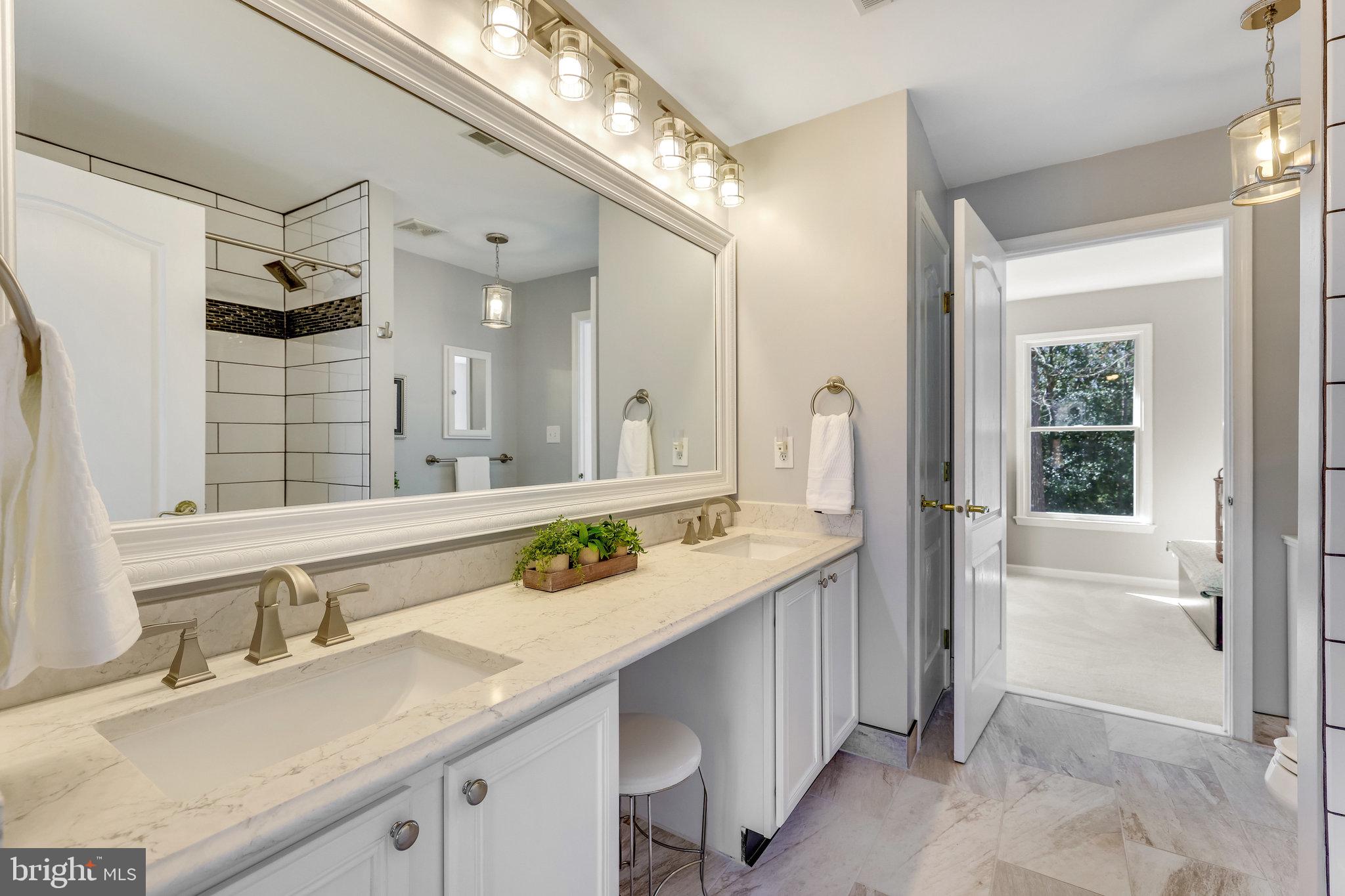 OAKTON RIDGE - Residential