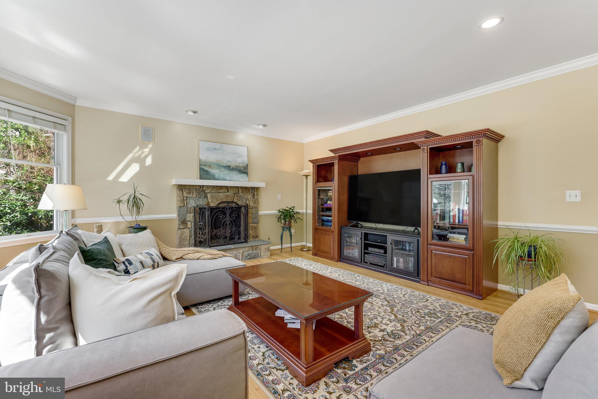 OAKTON RIDGE - Residential