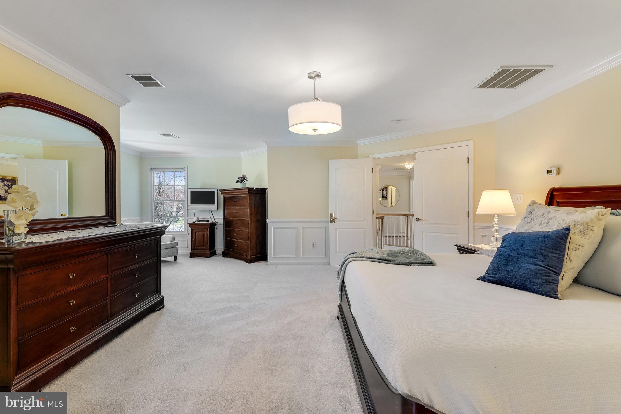 OAKTON RIDGE - Residential