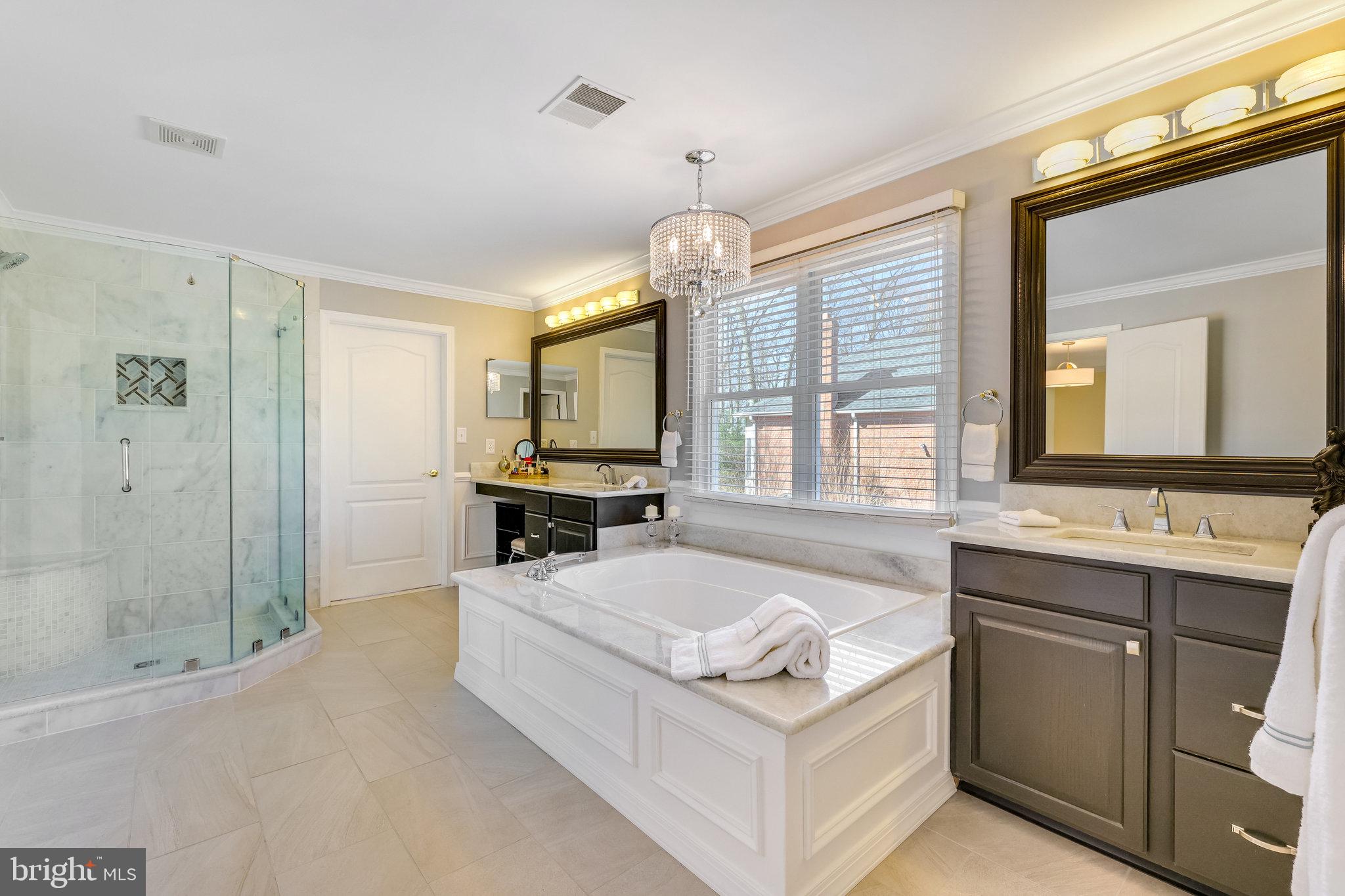 OAKTON RIDGE - Residential