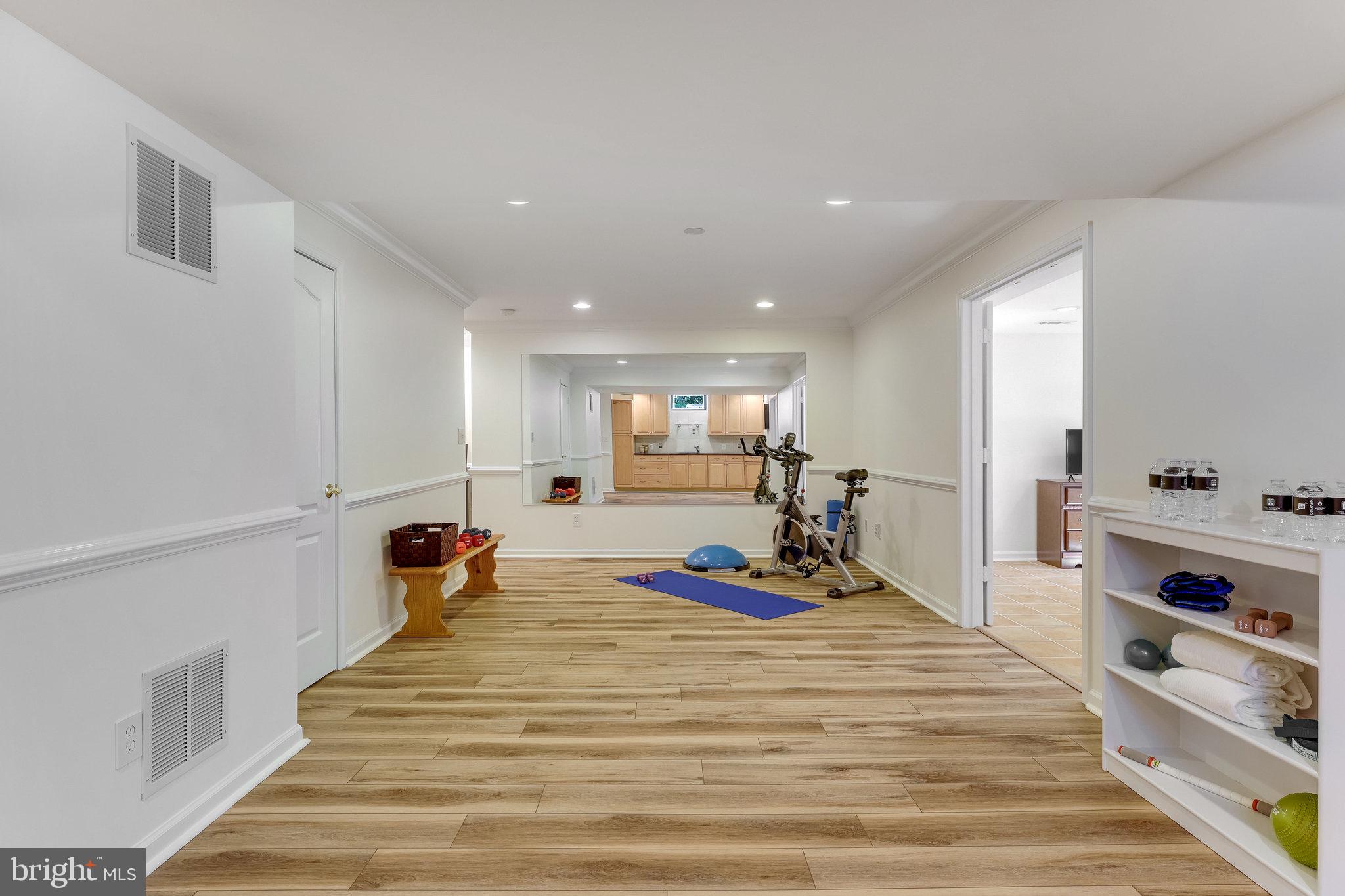 OAKTON RIDGE - Residential