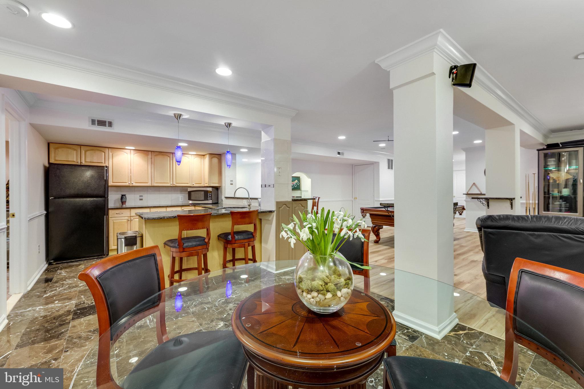 OAKTON RIDGE - Residential