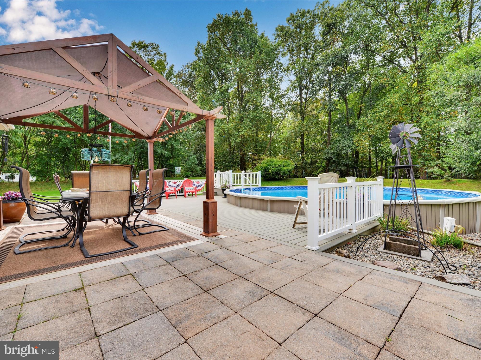 PINE GROVE - Residential