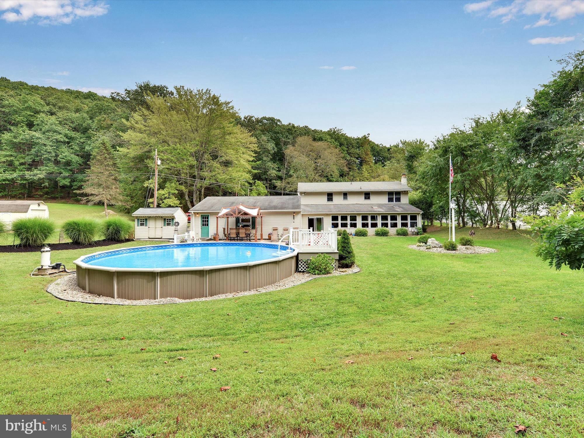 PINE GROVE - Residential