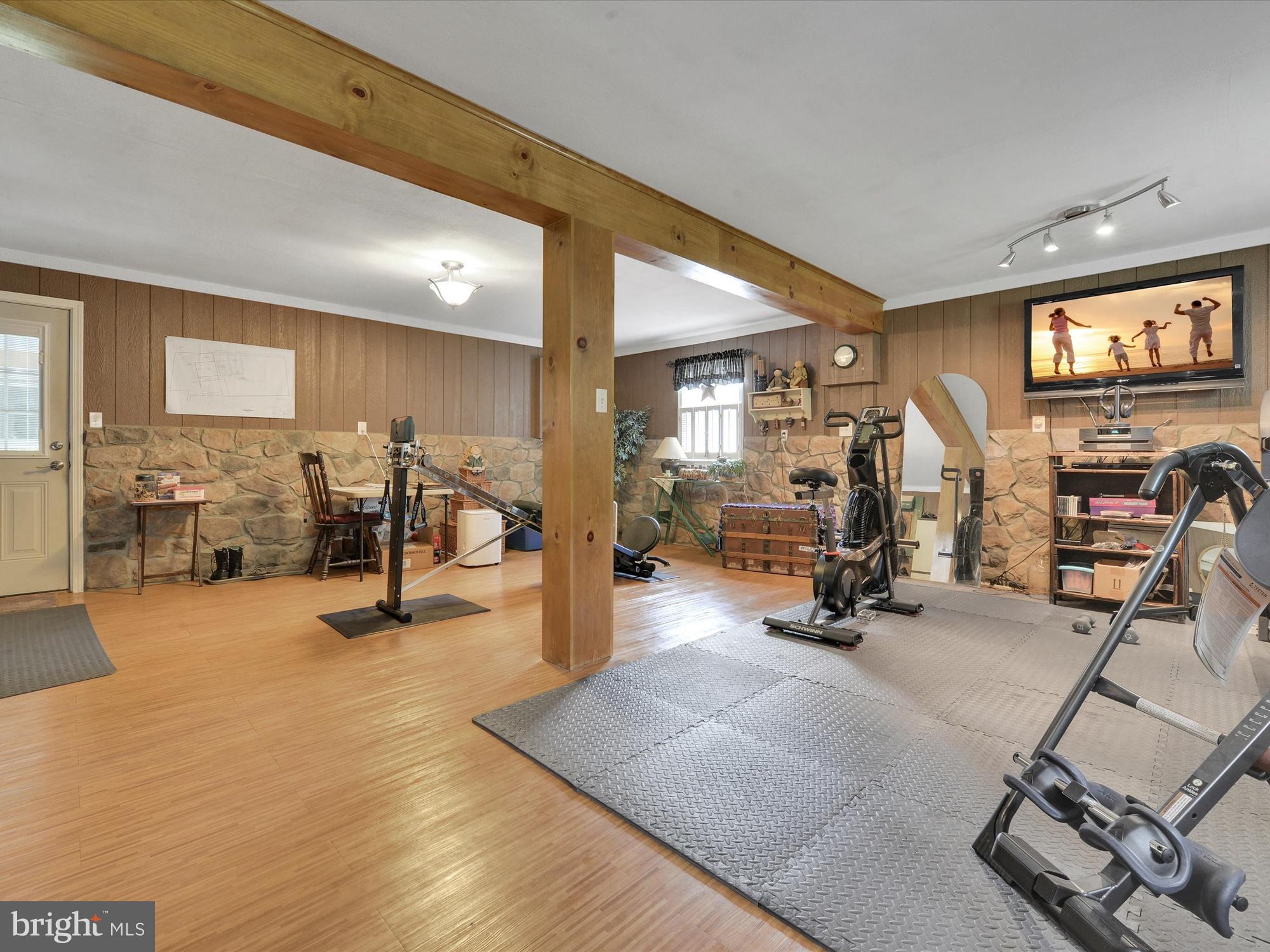 PINE GROVE - Residential
