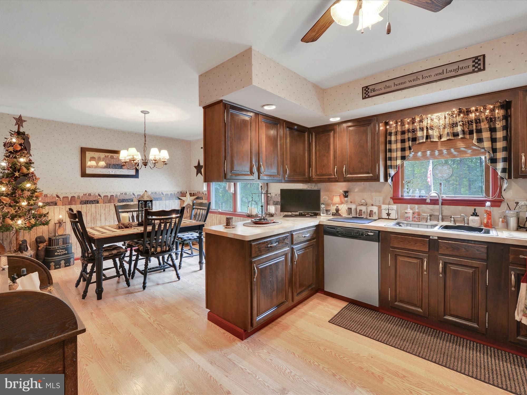PINE GROVE - Residential