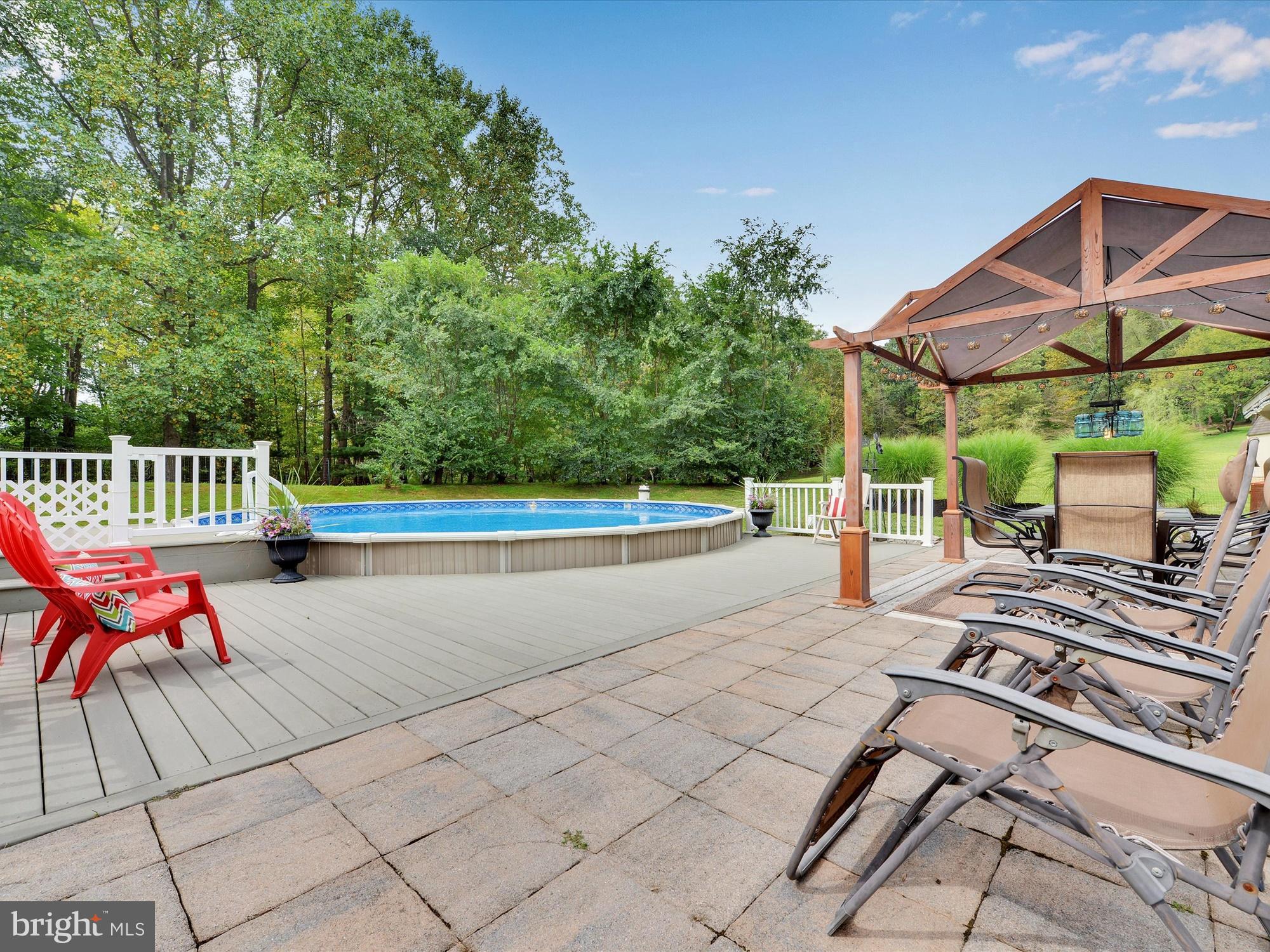 PINE GROVE - Residential