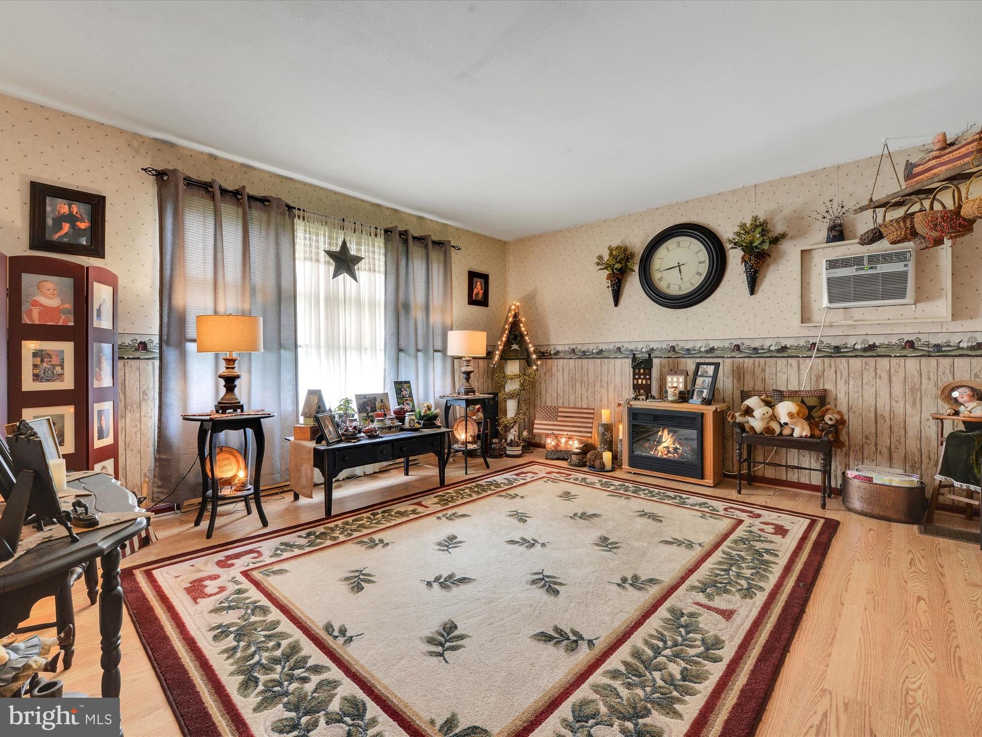 PINE GROVE - Residential