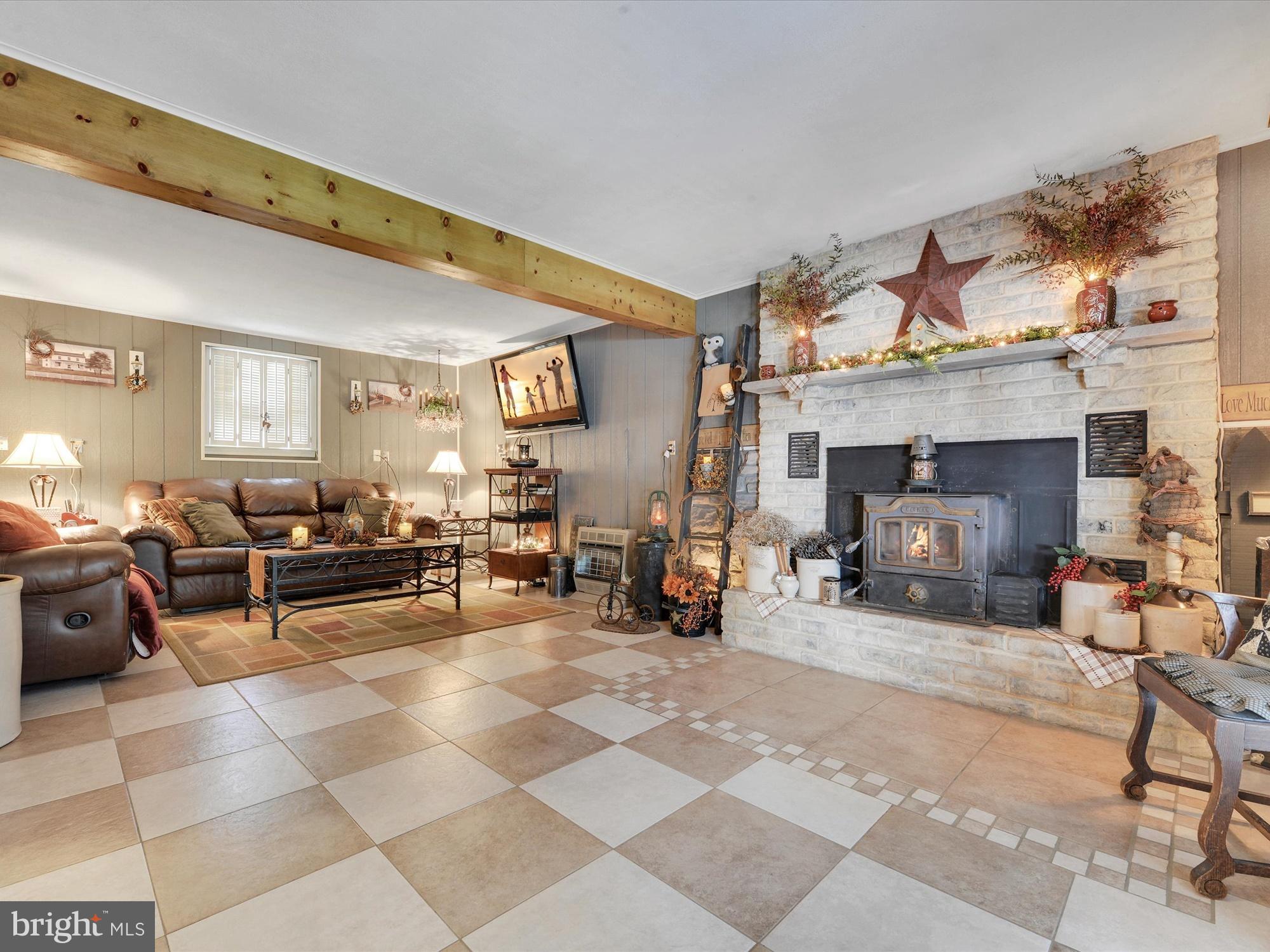 PINE GROVE - Residential