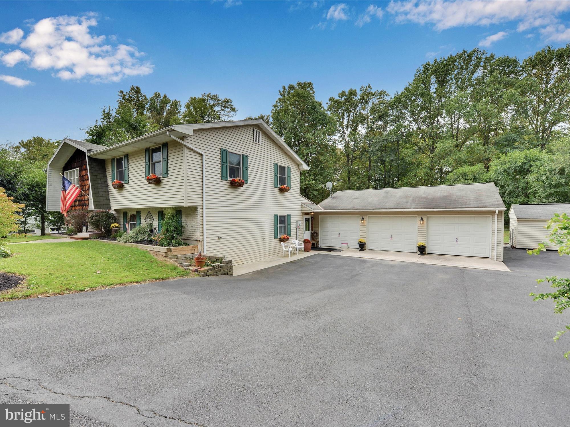PINE GROVE - Residential