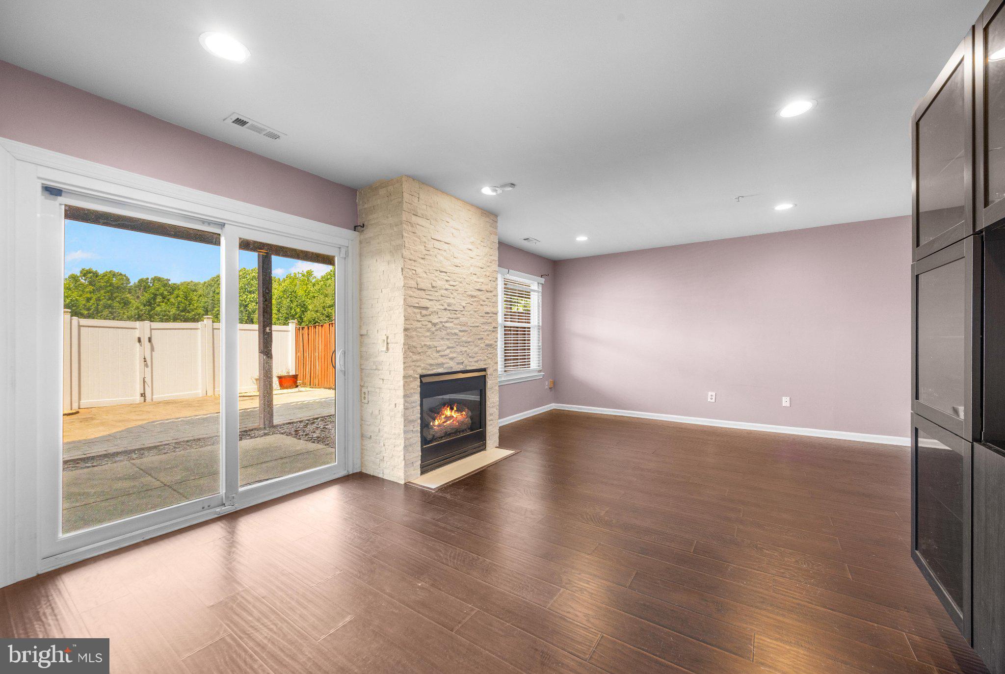 LYONS GATE - Residential