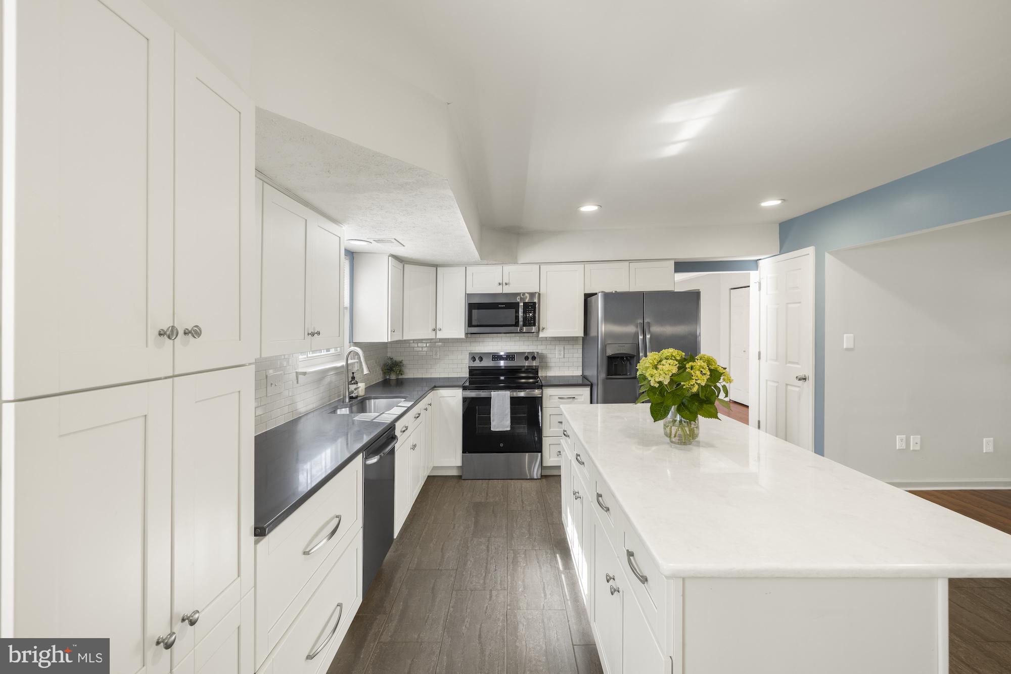 RIDGEFIELD - Residential