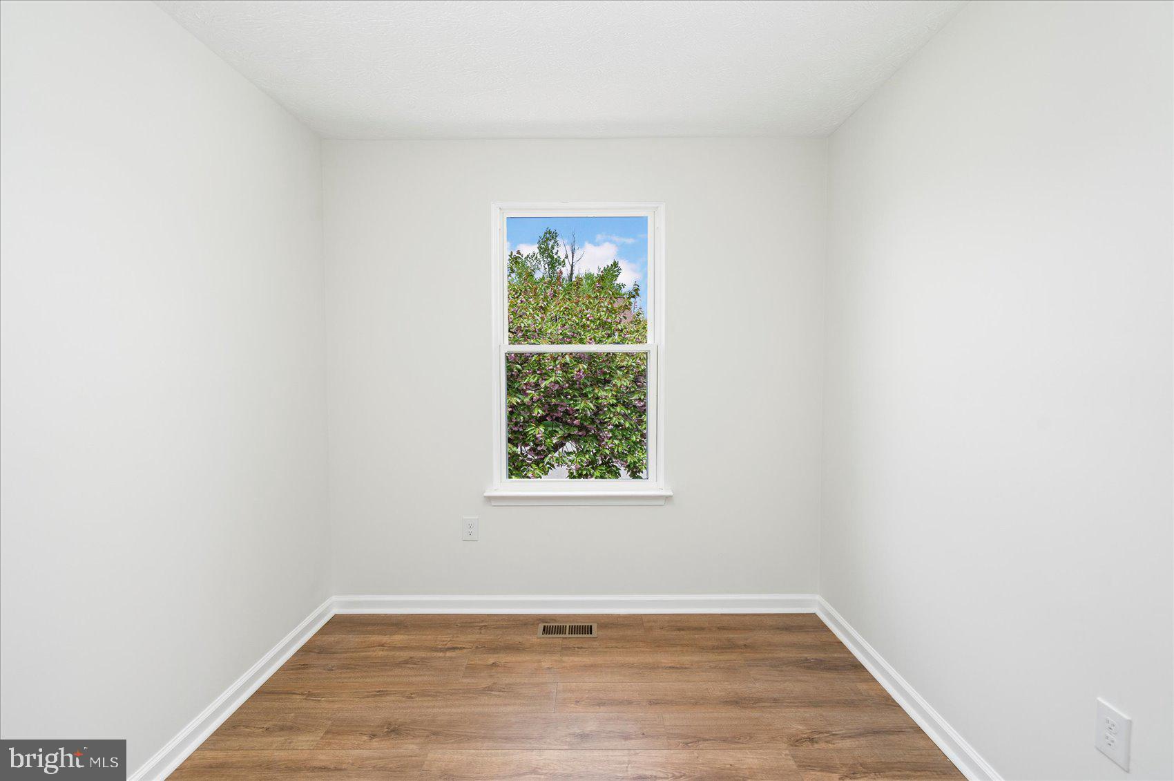 LAWNWOOD - Residential