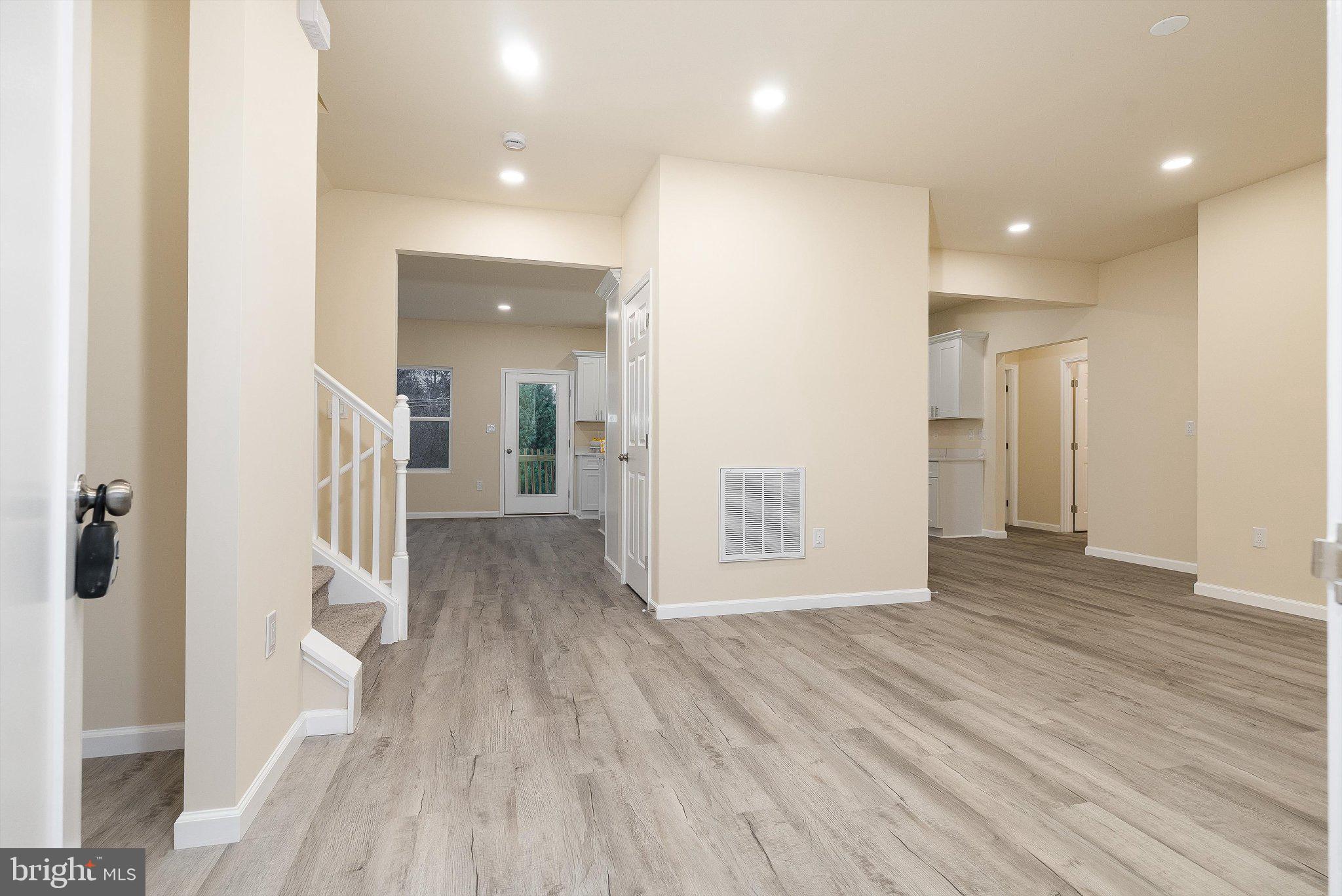 EDINBURG SQUARE - Residential