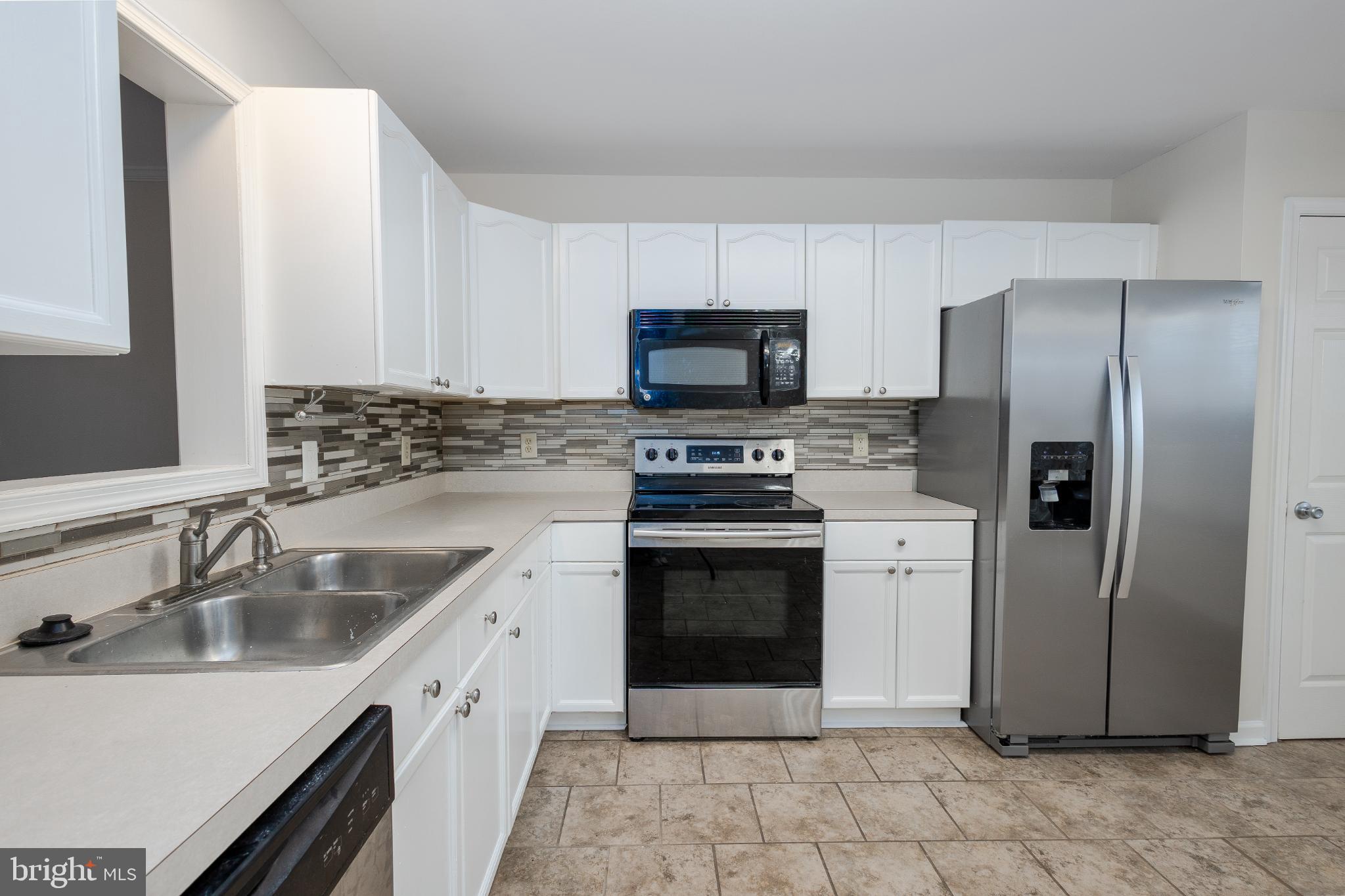 LAUREL RIDGE - Residential