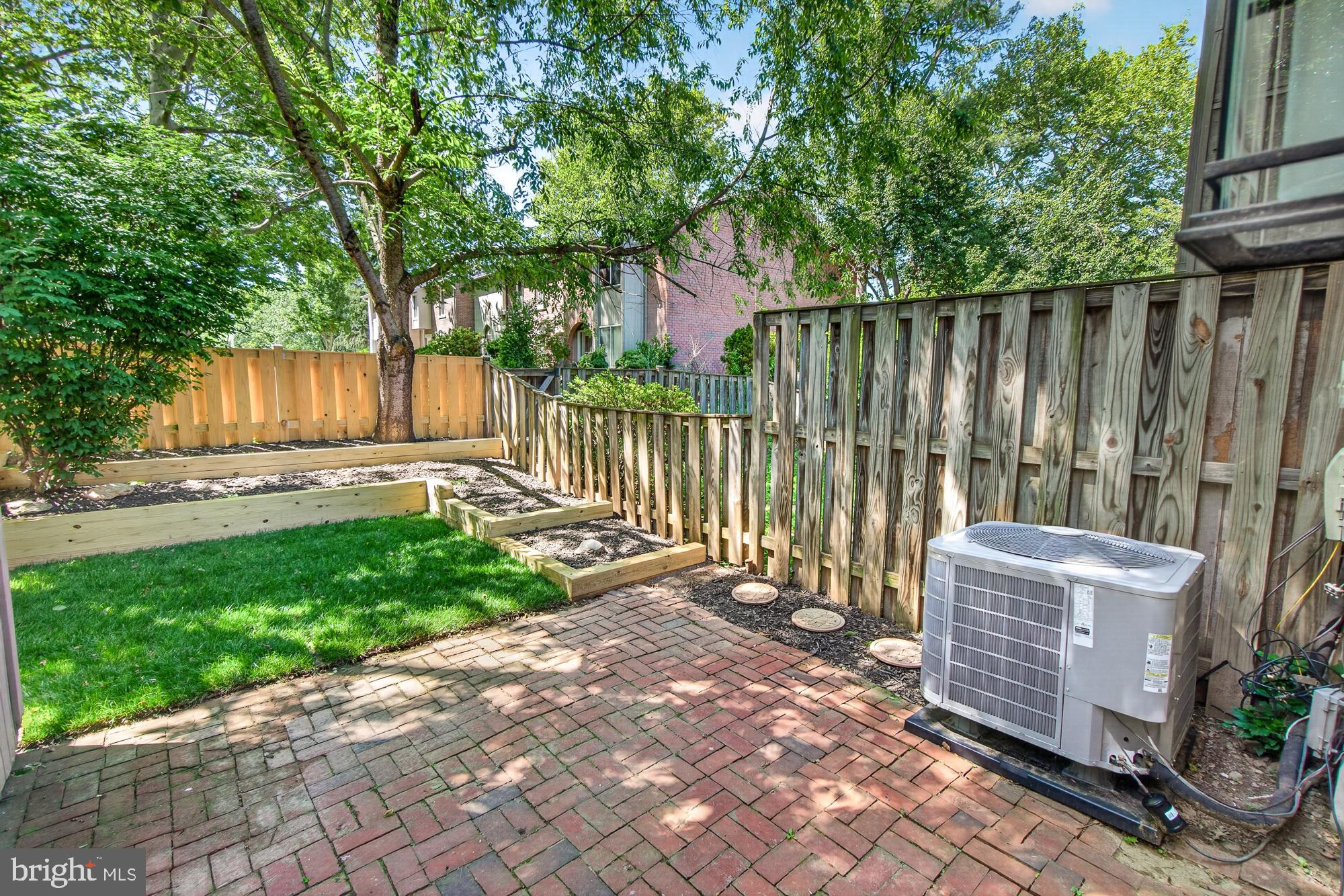 MARYLAND PLACE - Residential
