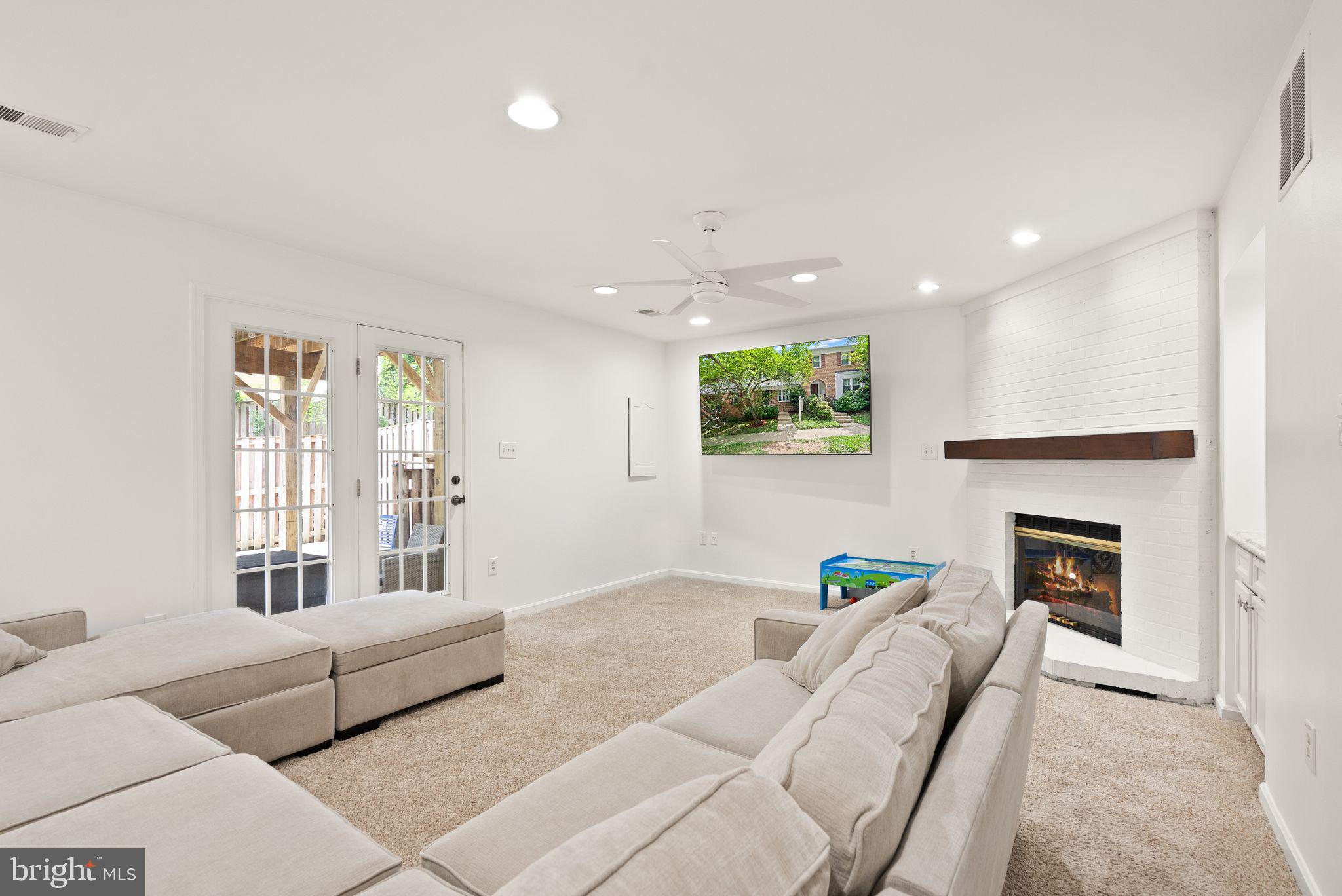 RUNNYMEADE - Residential