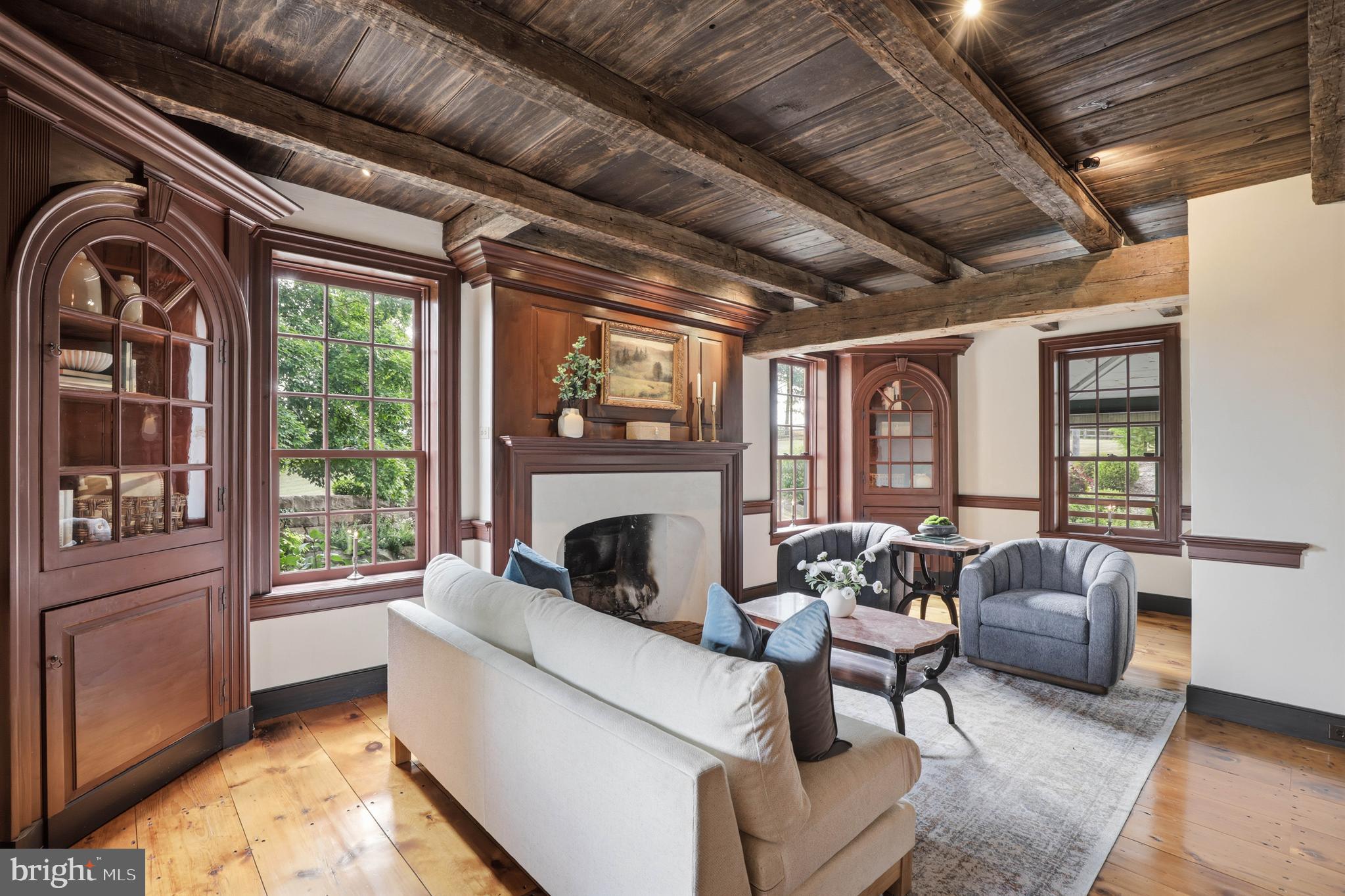 JAMESFIELD MANOR - Residential