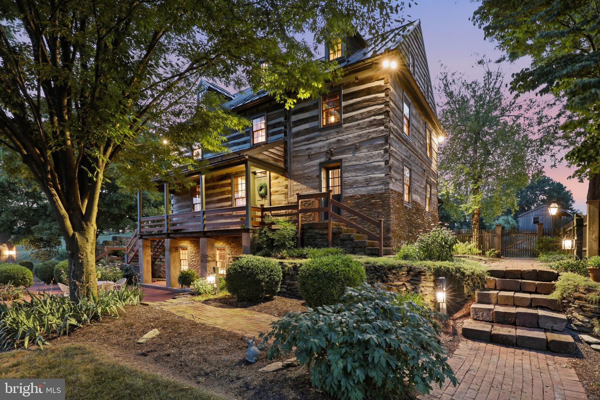 JAMESFIELD MANOR - Residential