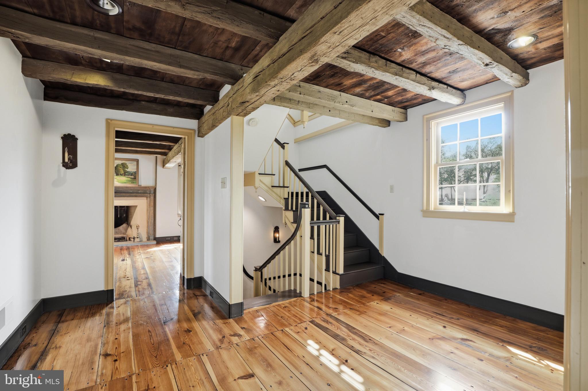JAMESFIELD MANOR - Residential