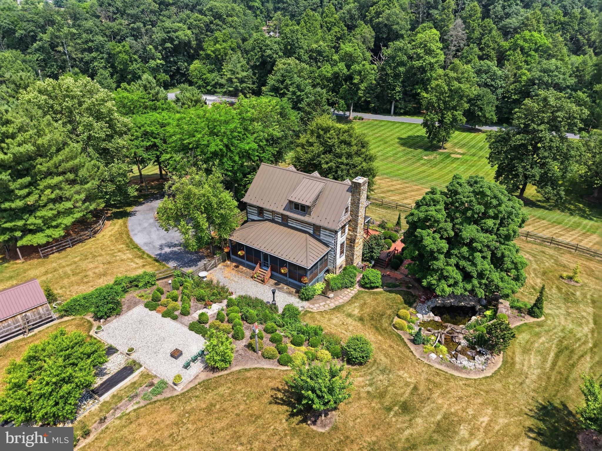 JAMESFIELD MANOR - Residential