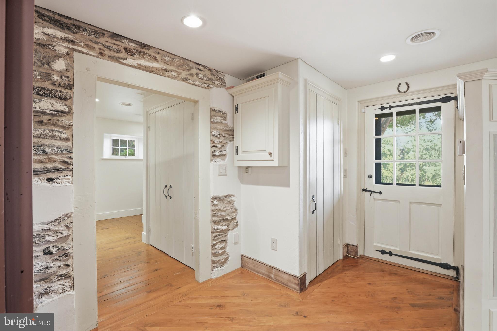 JAMESFIELD MANOR - Residential
