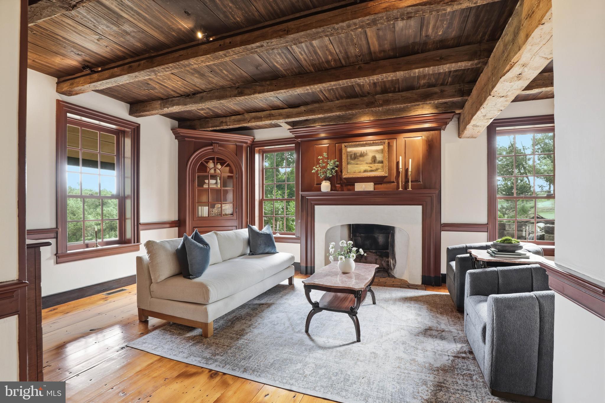 JAMESFIELD MANOR - Residential
