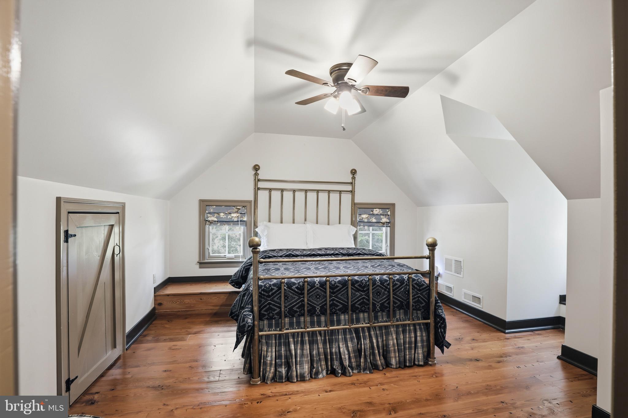 JAMESFIELD MANOR - Residential
