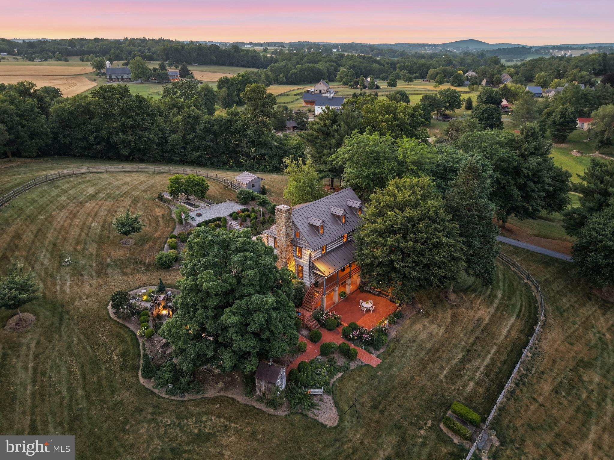 JAMESFIELD MANOR - Residential