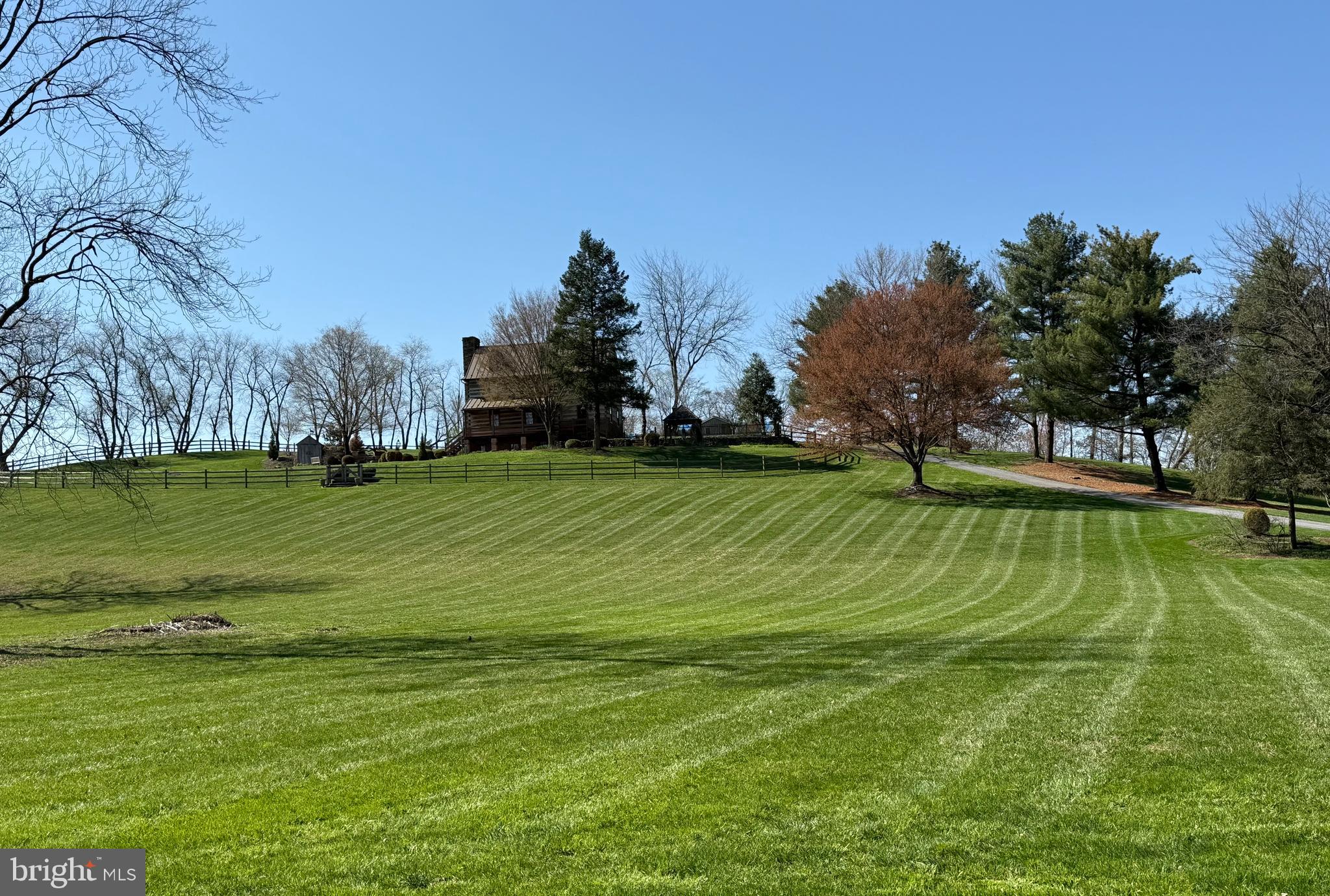 JAMESFIELD MANOR - Residential