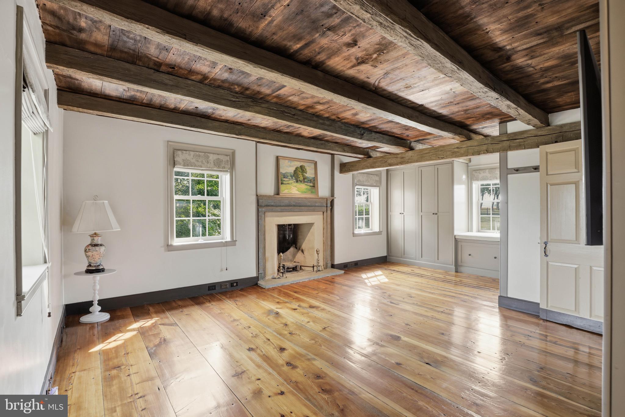 JAMESFIELD MANOR - Residential