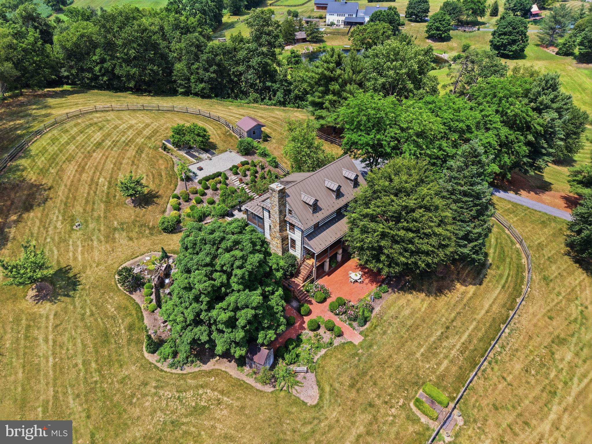 JAMESFIELD MANOR - Residential