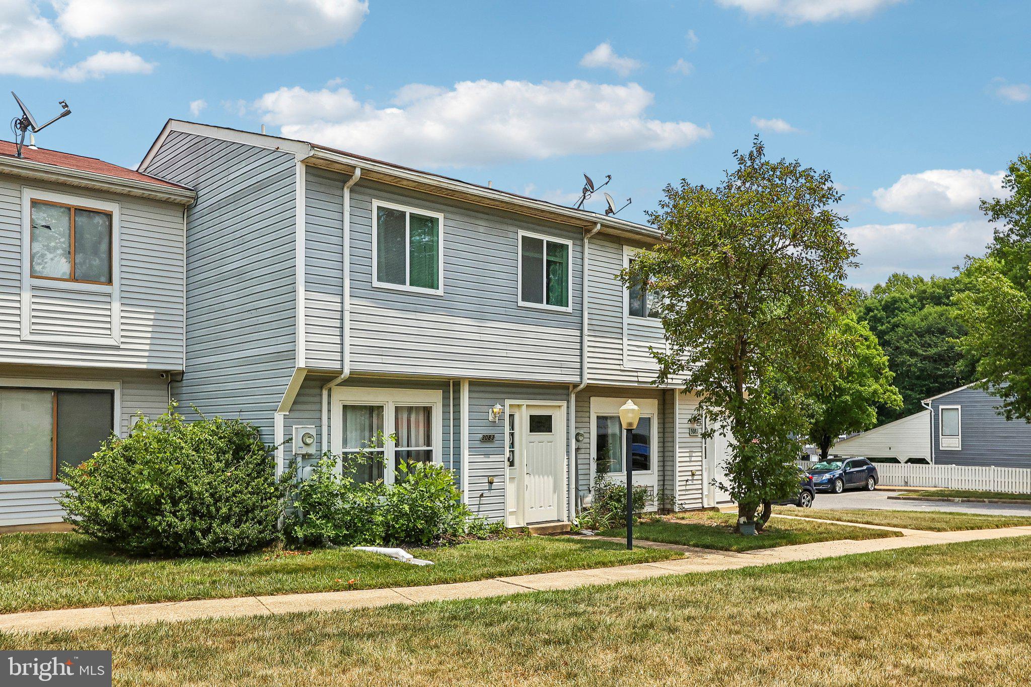 HUNTINGTON NEIGHBORHOOD - Residential
