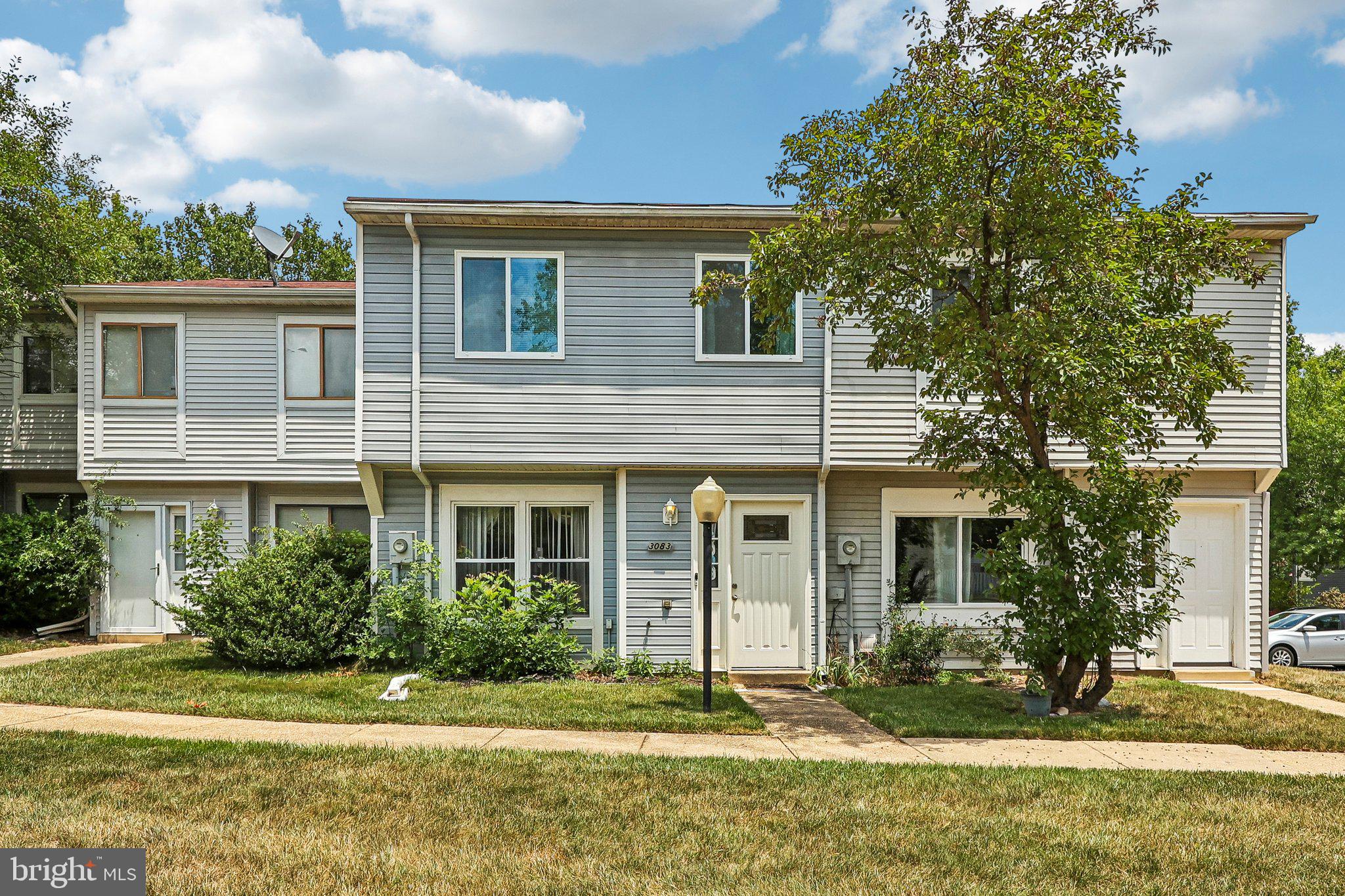 HUNTINGTON NEIGHBORHOOD - Residential