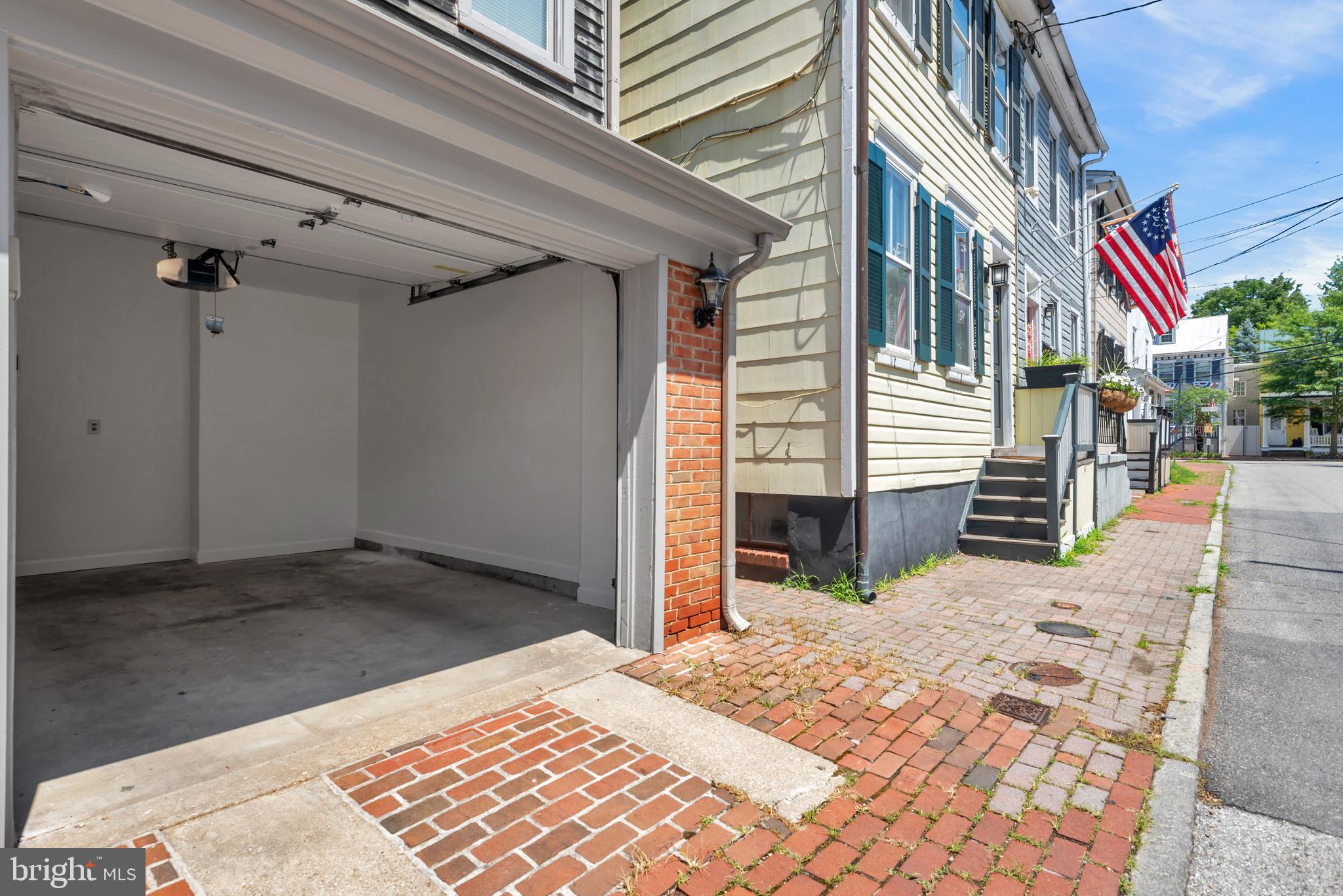 HISTORIC DISTRICT - Residential