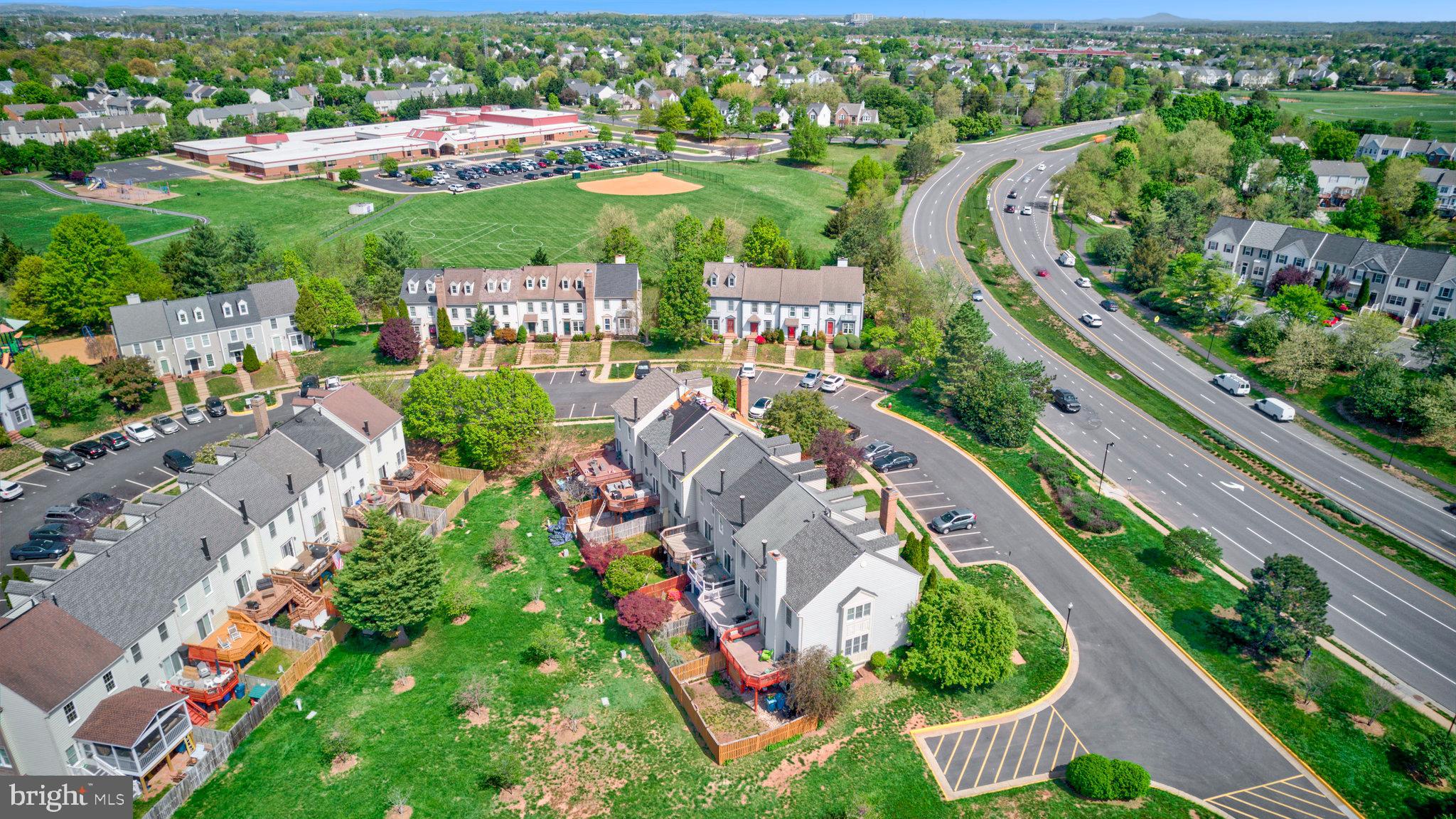 ASHBURN VILLAGE - Residential