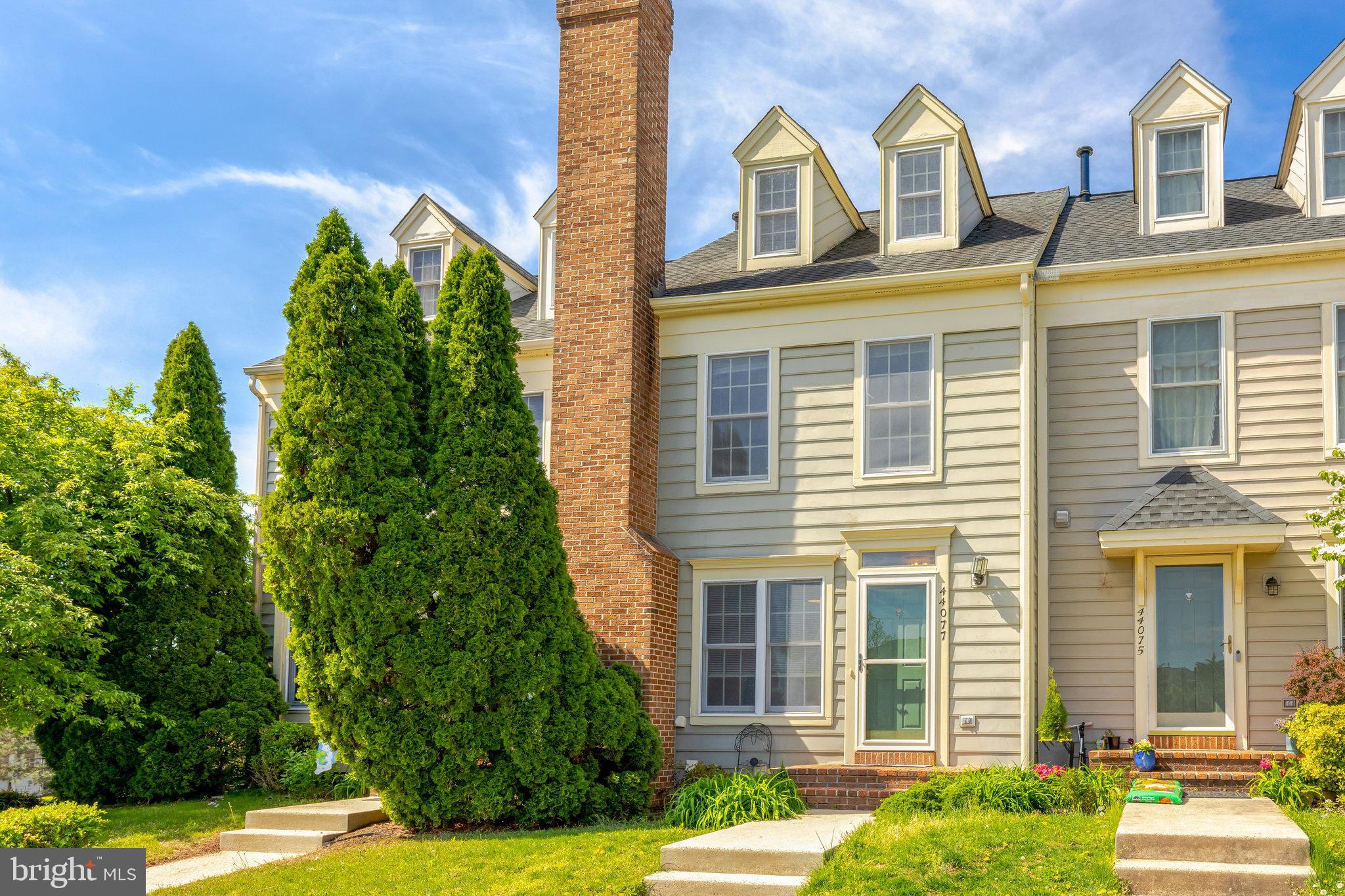 ASHBURN VILLAGE - Residential